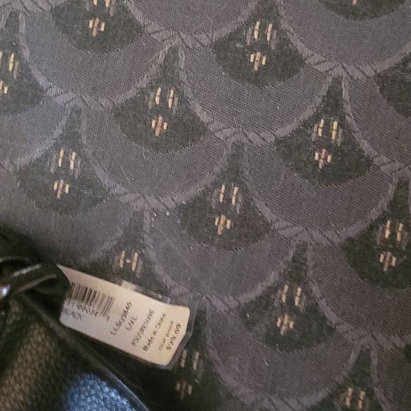 GUESS belt bag, unisex, bought at Niagara Falls Outlet - Picture 3 of 3